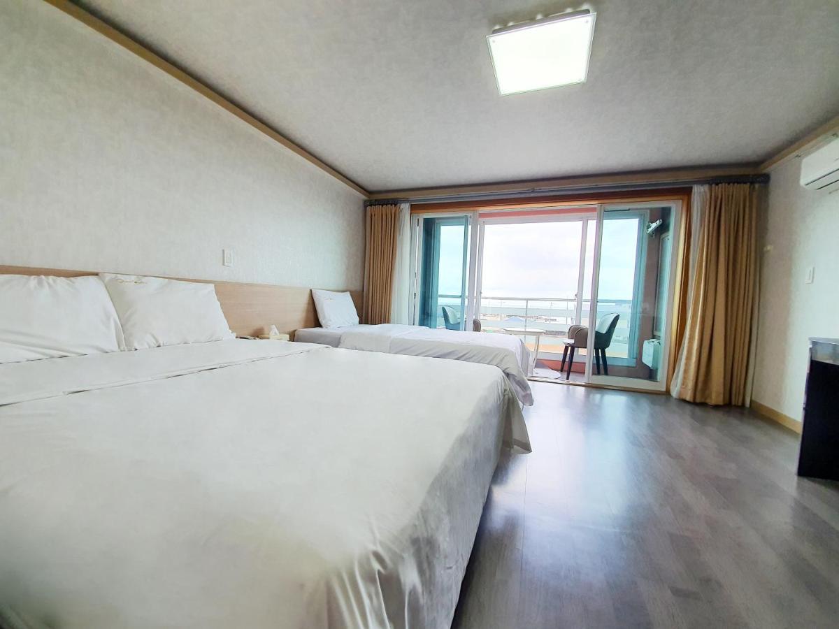 Jeju Ocean Family Hotel Exterior photo
