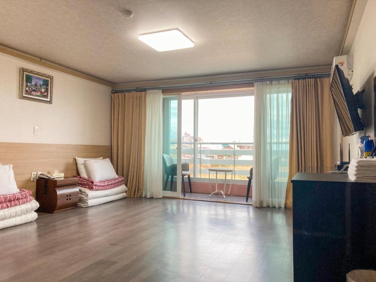 Jeju Ocean Family Hotel Exterior photo